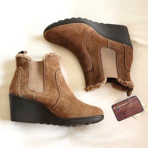 Weather Smart Easy Care White Mountain Brown Suede  Boots. Size 9. NWT